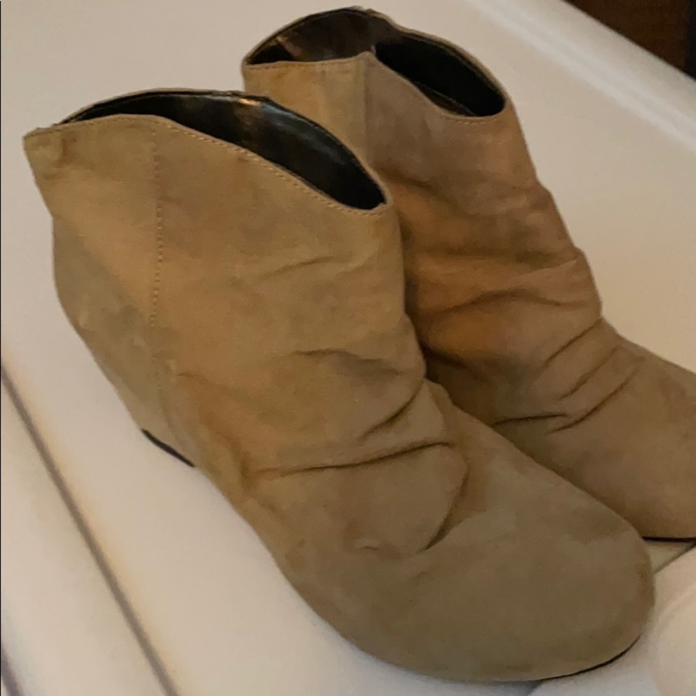 Suede boots